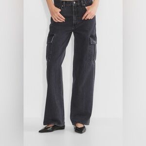 WORN ONCE - Aritzia Farrah Cargo Jeans - Colour Black Eyeliner - Size 24